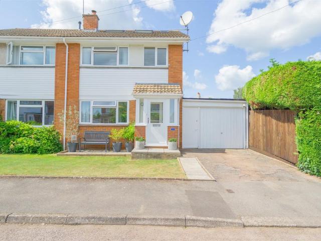 House for sale in Llanbadoc, Wales