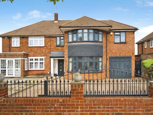 House for sale in Cockfosters, Greater London