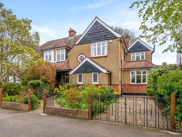 House for sale in Dulwich Village, Greater London