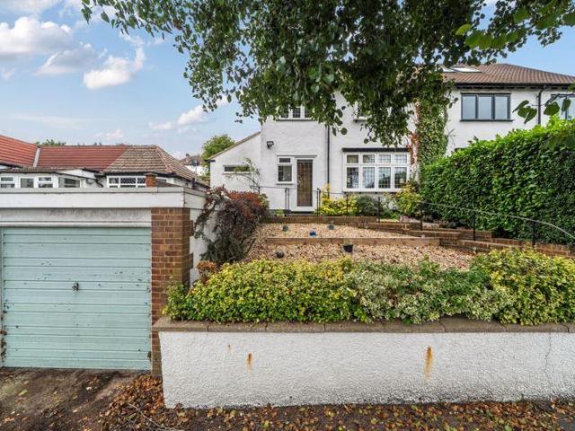 House for sale in London Borough of Croydon, Purley