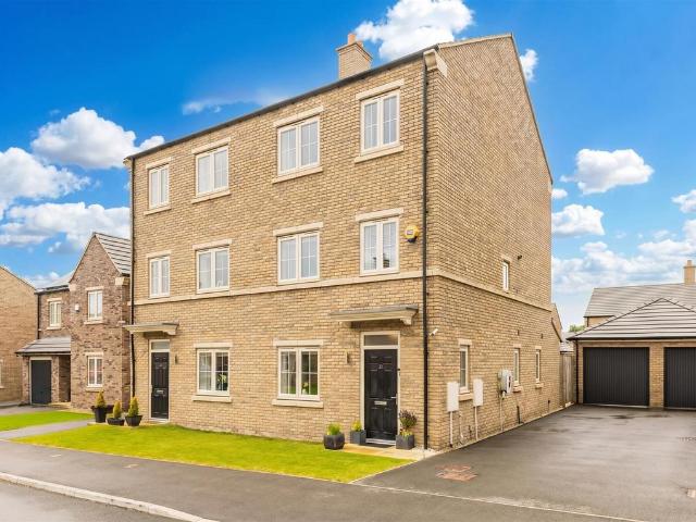 House for sale in Henshaw, Yeadon