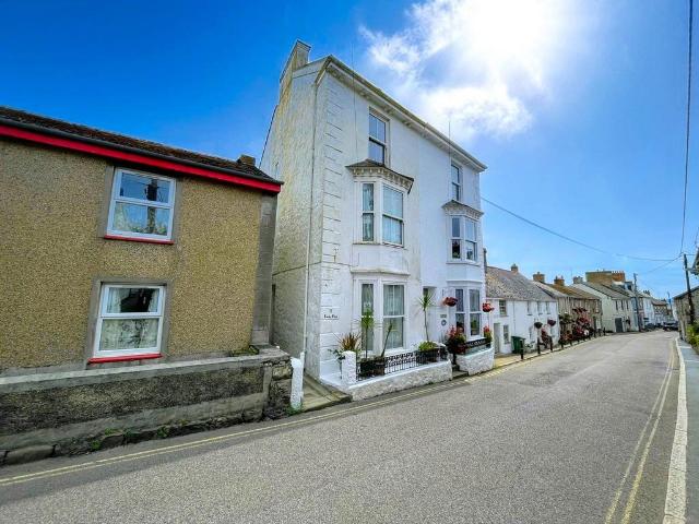 House for sale in Marazion