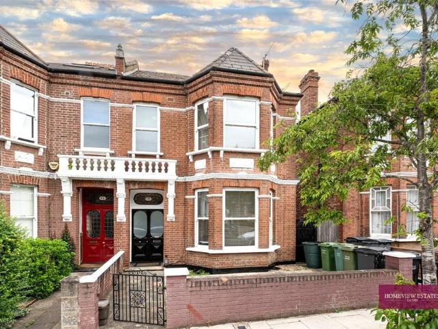 House for sale in Kilburn, Greater London
