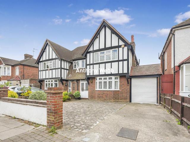 House for sale in Southgate, Greater London