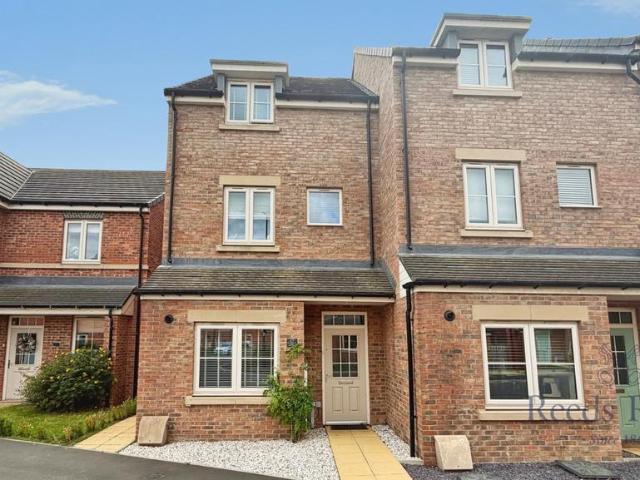 House for sale in Burnside, Fence Houses