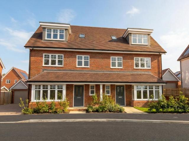 House for sale in Perryfields, West Sussex