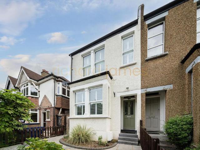 House for sale in Mill Hill, Greater London