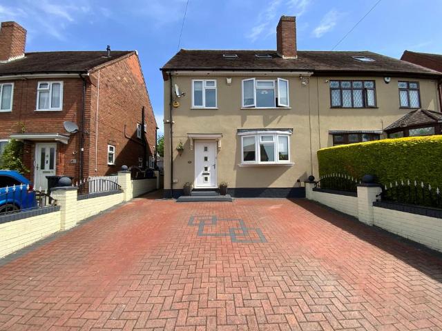 House for sale in Halesowen, West Midlands