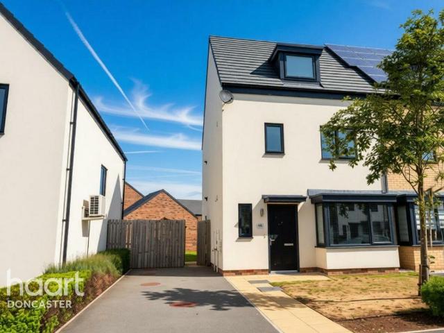 House for sale in Lakeside, South Yorkshire