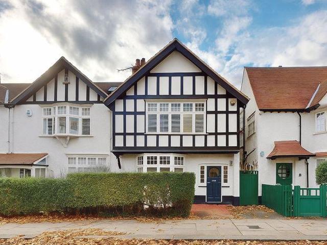 House for sale in Temple Fortune, Greater London