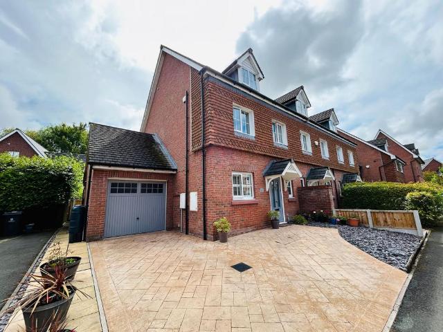 House for sale in Oughtrington, Warrington