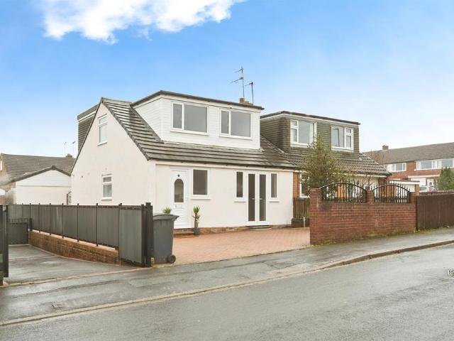 House for sale in Pudsey, West Yorkshire