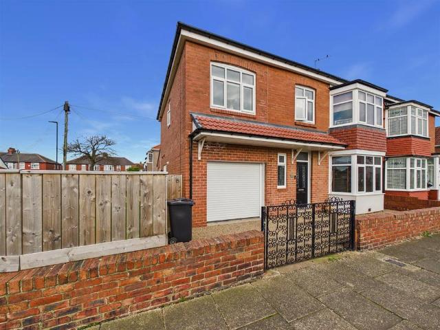 House for sale in New York, North Tyneside