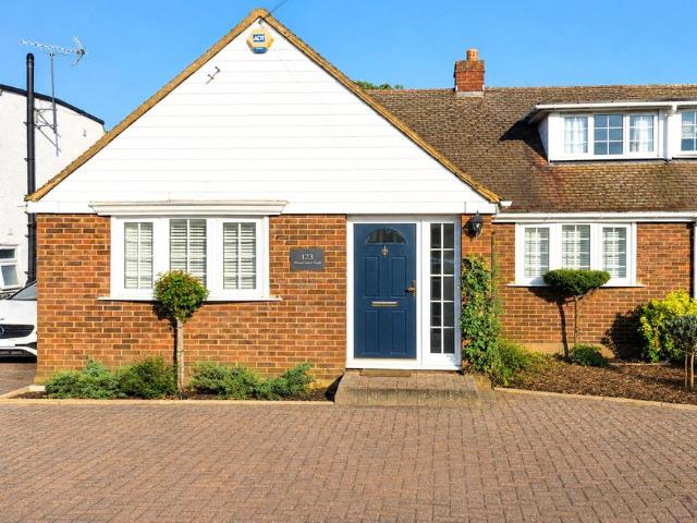 House for sale in Potters Bar, Hertfordshire
