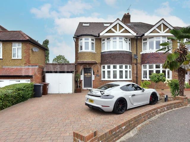 House for sale in Potters Bar, Hertfordshire