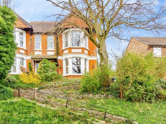 House for sale in Hillview, Surrey