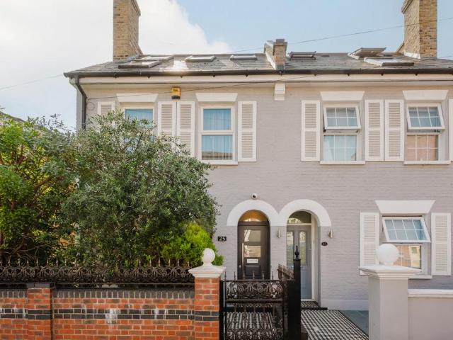 House for sale in London Borough of Merton, Merton Park
