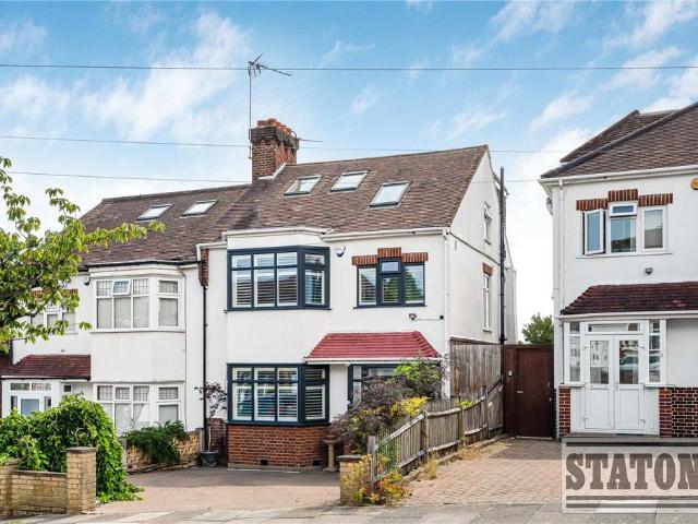 House for sale in Cockfosters, Greater London