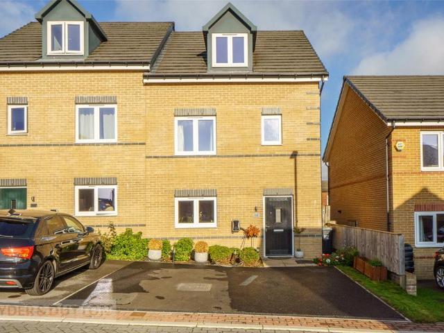 House for sale in Walpole, Kirklees