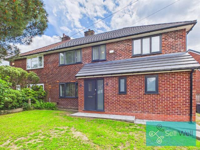 House for sale in Linnyshaw, Salford