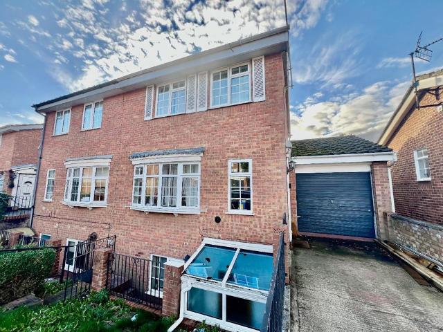 House for sale in Brambleside, Kettering
