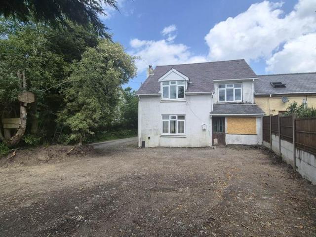 House for sale in Ystrad Fflur, Ffair-rhos