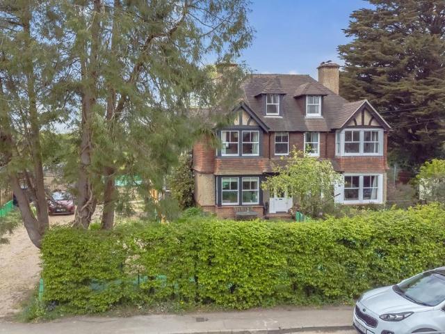 House for sale in Plumpton Green, Iford