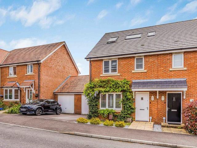 House for sale in Hampshire Farm, Spring Vale