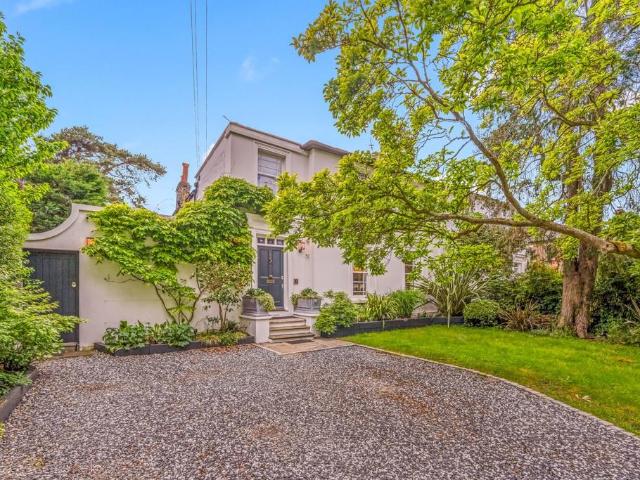 House for sale in Strawberry Hill, Greater London