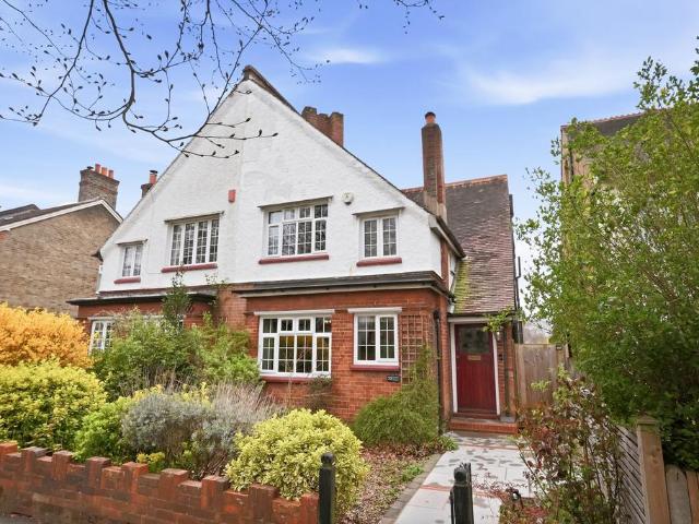 House for sale in Carshalton Beeches, Greater London