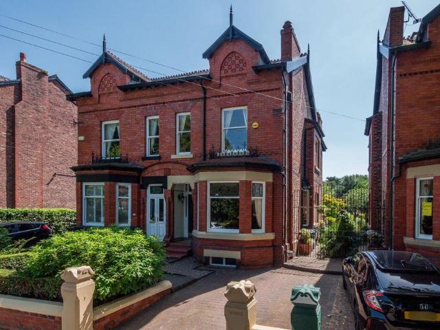House for sale in Gorse Hill, Trafford Park