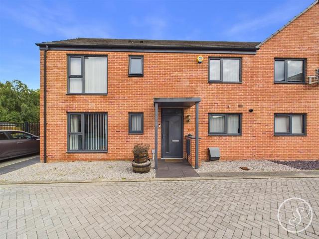 House for sale in Ledston, West Yorkshire