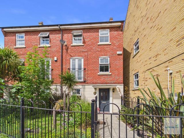 House for sale in Attenborough, East Midlands