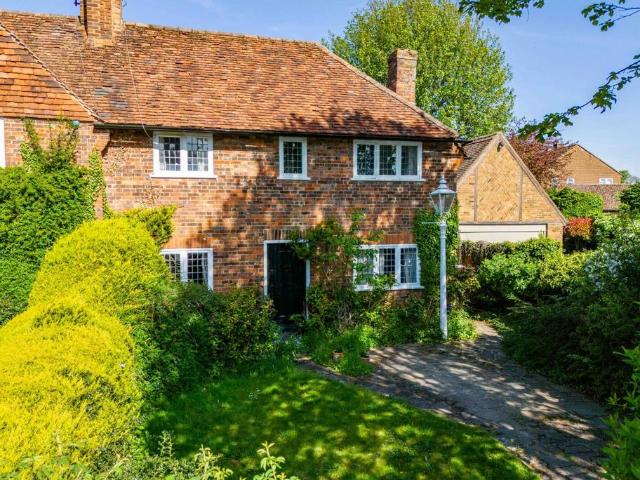 House for sale in Five Acres, Hertfordshire
