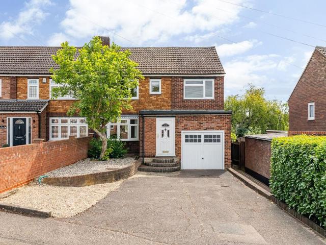 House for sale in Kings Hill, Colliers End