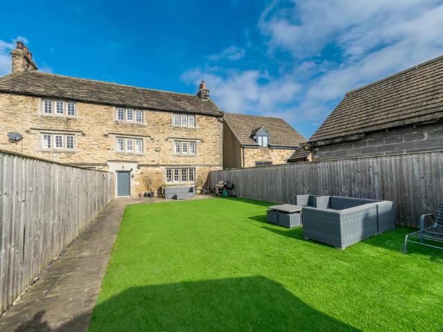 House for sale in Clayton West, West Yorkshire