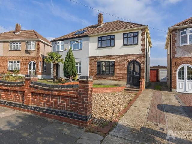 House for sale in Romford, Havering