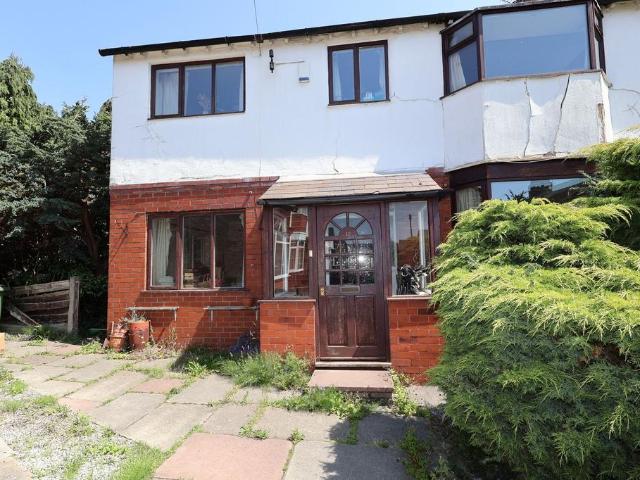 House for sale in Gorse Hill, Trafford Park