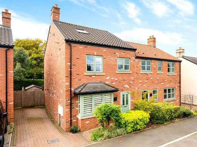 House for sale in Boroughbridge, North Yorkshire