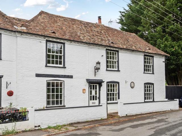 House for sale in Folkestone, Peene