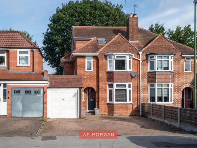 House for sale in Shirley, West Midlands