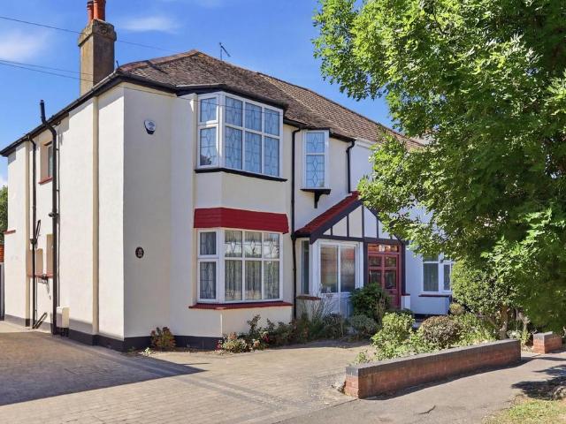 House for sale in Alton Barnes, Essex