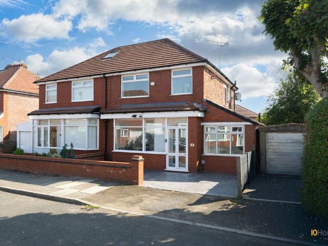 House for sale in Besses o' th' Barn, Bury