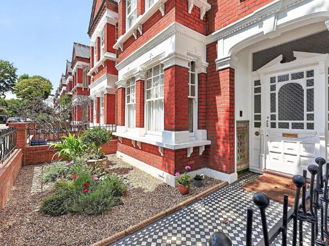 House for sale in London Borough of Hounslow, Greater London