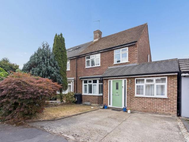 House for sale in Chalfont St. Peter, Denham