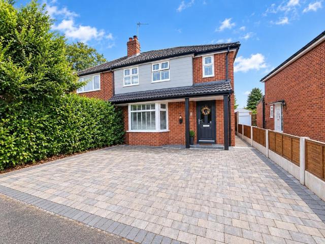 House for sale in Pownall Park, Wilmslow