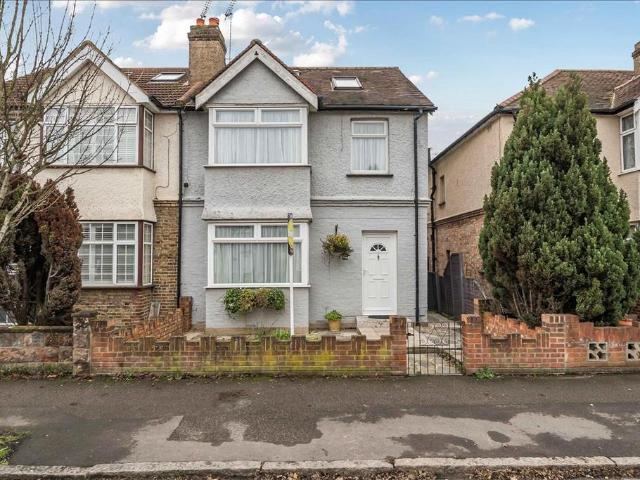 House for sale in London Borough of Hounslow, Feltham