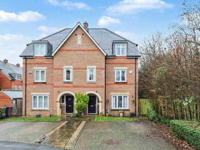House for sale in The Slade, Oxfordshire