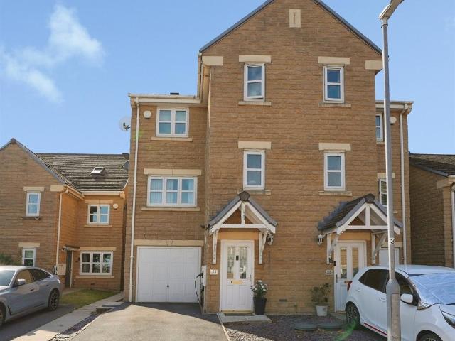 House for sale in Field Lane, Rastrick