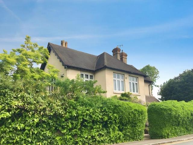 House for sale in Southlea, Datchet